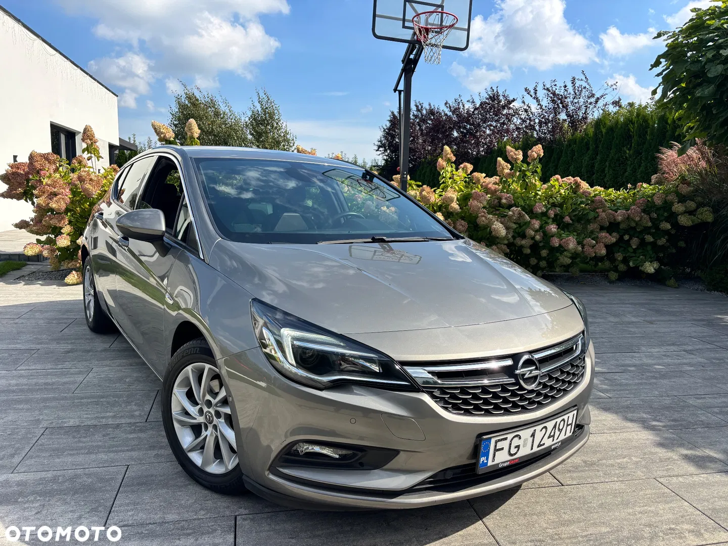 2017 Opel Astra 1.4 T Elite S&S, photograph 3