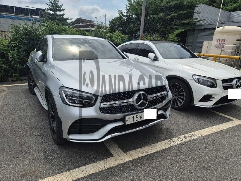 2020 Mercedes-Benz GLC300 4MATIC Coupe, photograph 1