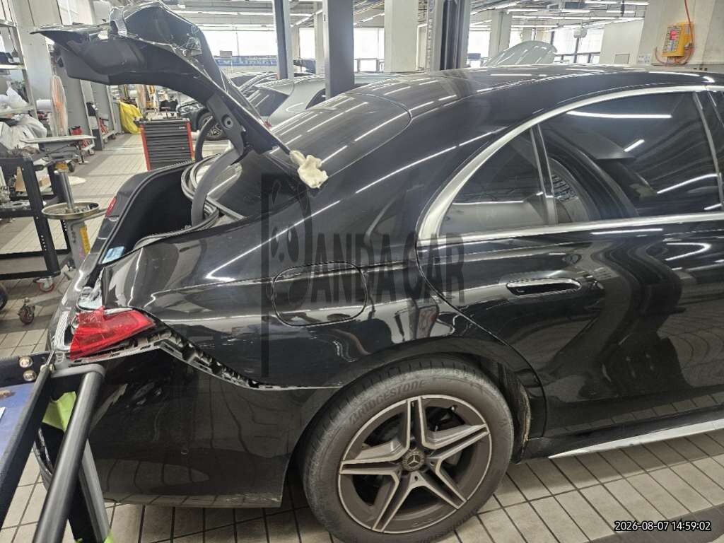 2023 Mercedes-Benz S400 d 4MATIC, photograph 2