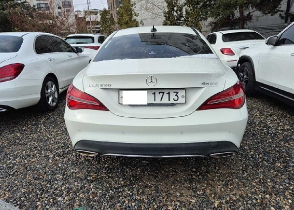 2017 Mercedes-Benz CLA250 4Matic, photograph 1