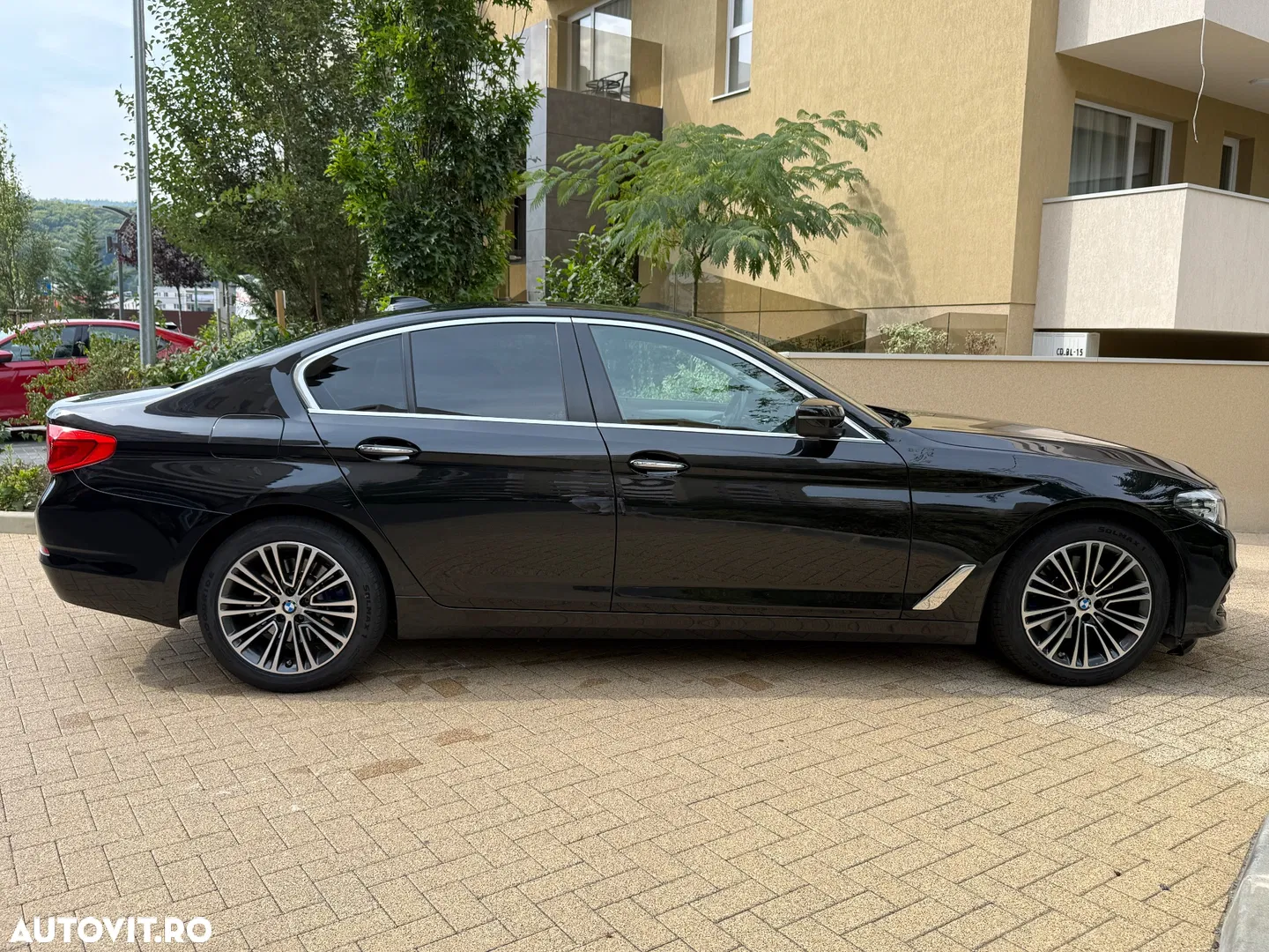 2017 BMW Seria 5 520d AT, photograph 8