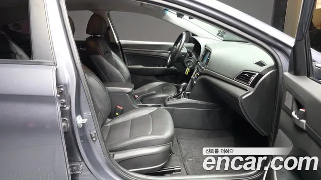 2016 Hyundai AVANTE 1.6 GDI Smart, photograph 9