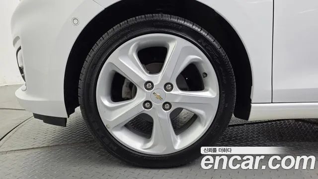 2018 ChevroletGMDaewoo Spark Premier, photograph 5