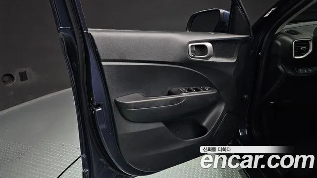 2022 Hyundai Venue 1,6 Premium, photograph 2