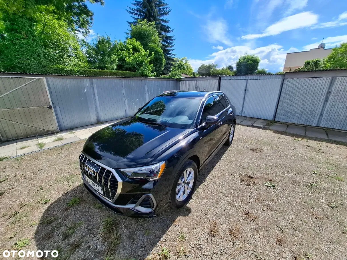 2022 Audi Q3, photograph 1