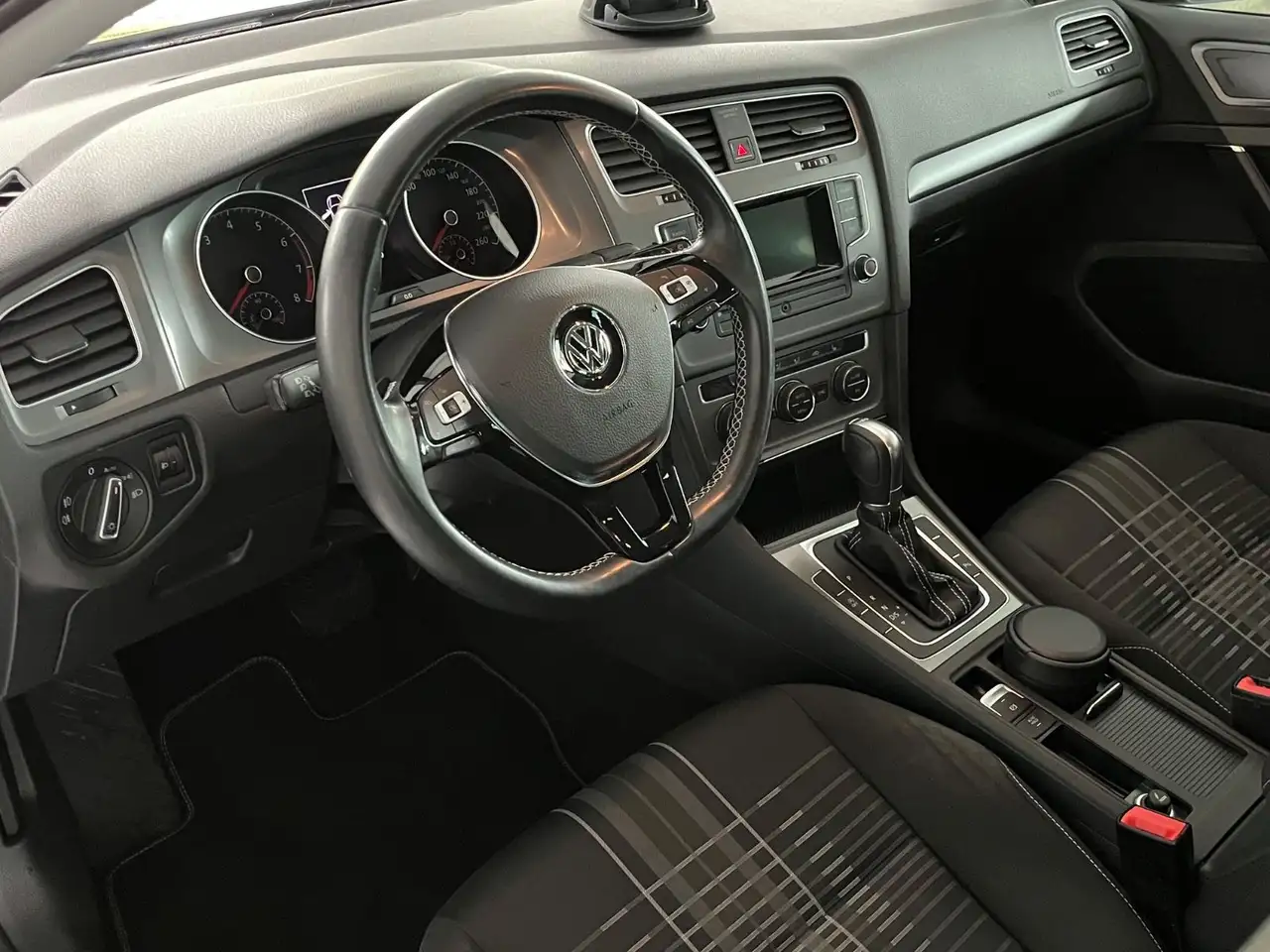 2015 Volkswagen Golf VII Lim. Lounge BMT 72.000KM PDC SZH KLIMA, photograph 9