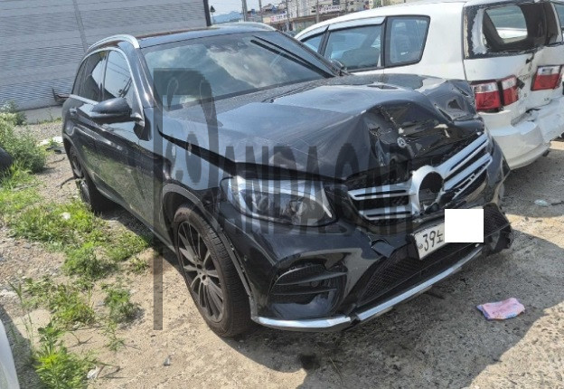 2018 Mercedes-Benz GLC250 d 4Matic, photograph 3