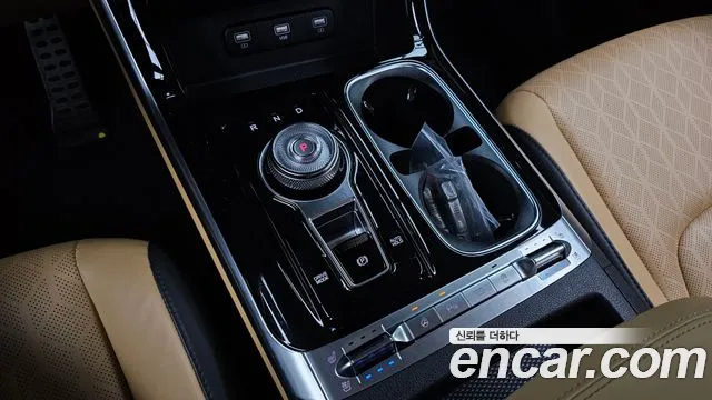 Kia Canival Diesel 9-Seater Noblesse — photo 1 of 35