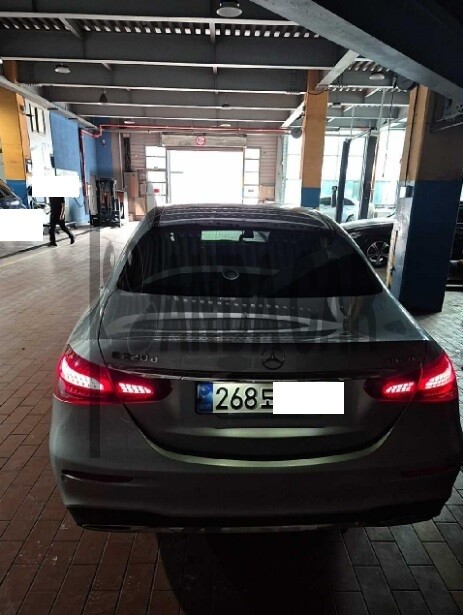 2022 Mercedes-Benz E220 d 4MATIC, photograph 2