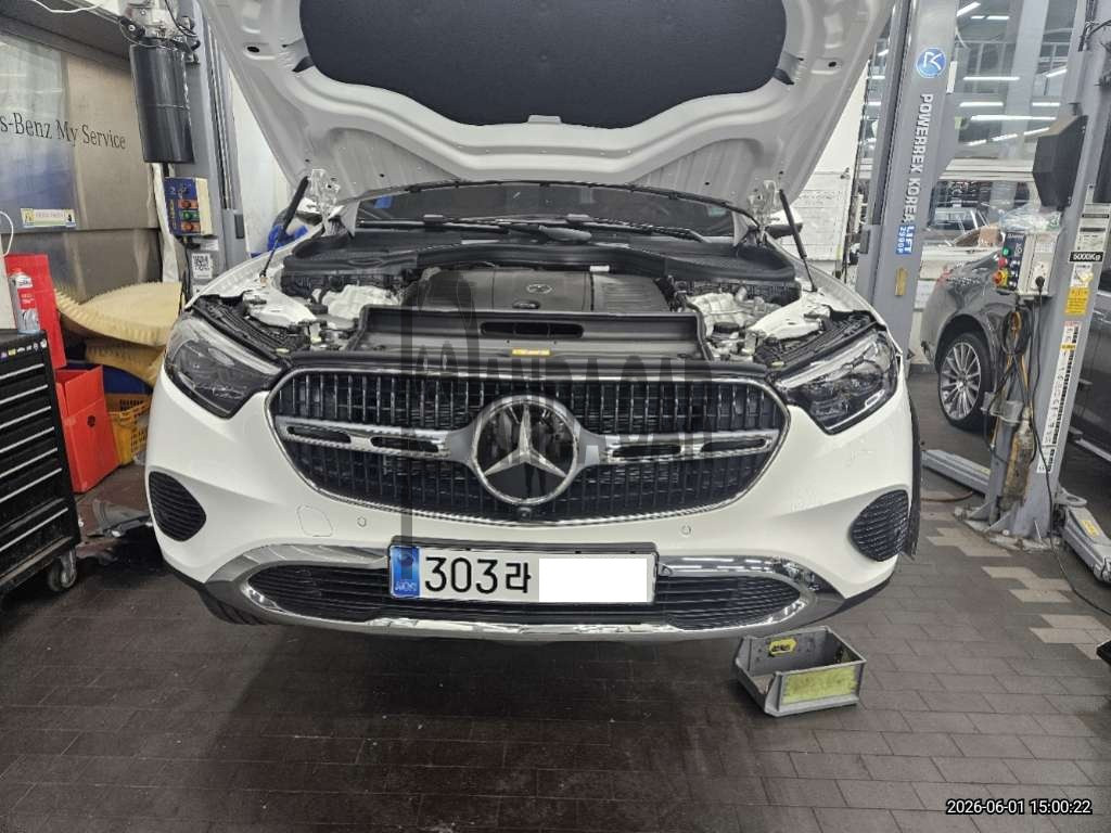 2026 Mercedes-Benz GLC 300 4MATIC, photograph 1