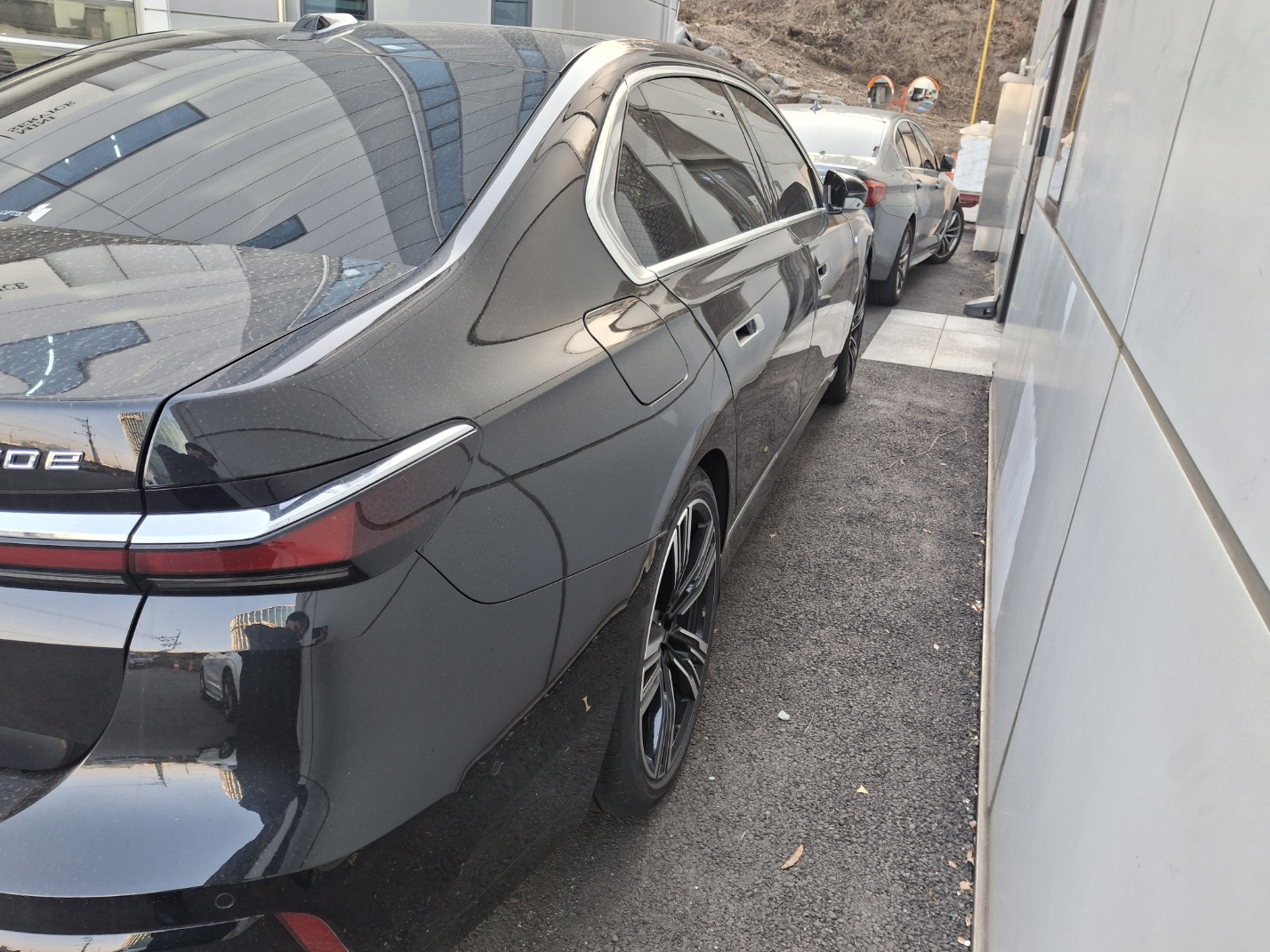 2024 BMW 750e xDrive, photograph 5