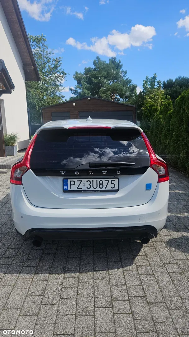 2016 Volvo V60, photograph 5