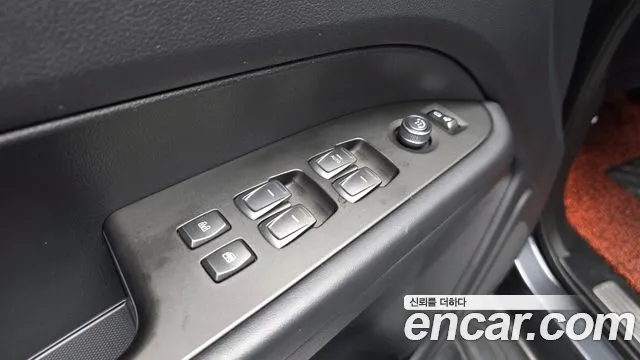 KG_Mobility_Ssangyong Rexton Diesel 2.2 4WD — photo 1 of 32