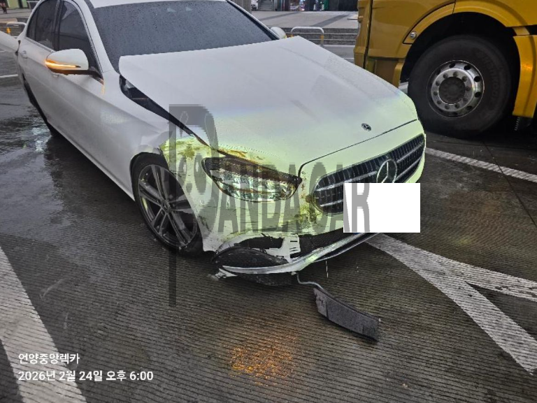 2023 Mercedes-Benz E250, photograph 5