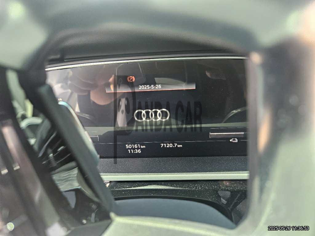 2022 Audi e-tron 50 quattro, photograph 5