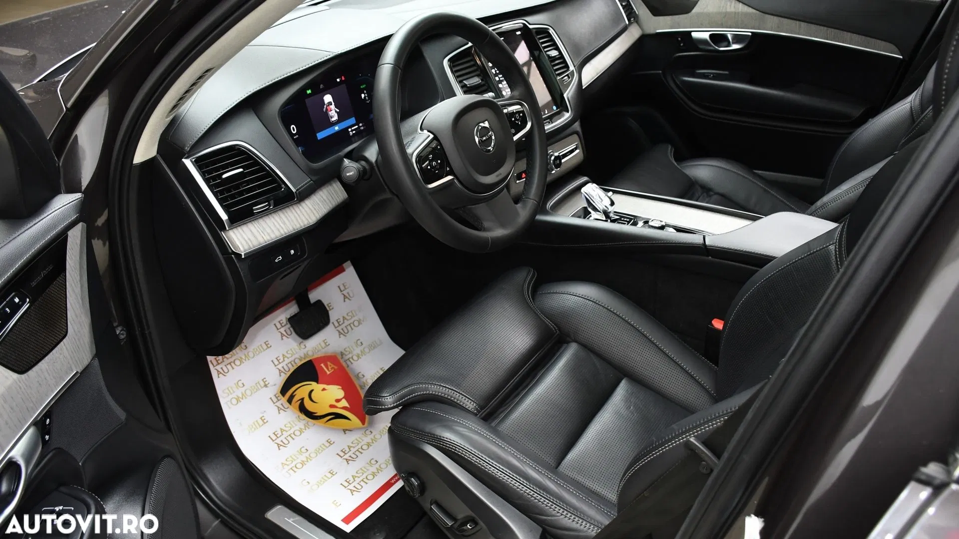 2023 Volvo XC 90 T8 AWD Recharge Ultimate Dark, photograph 9