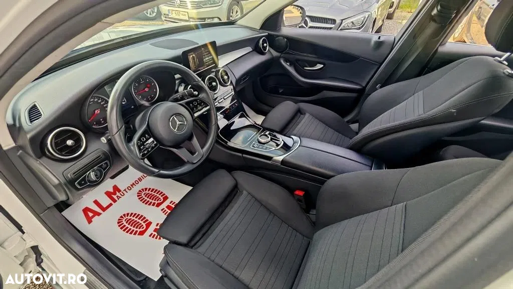 2019 Mercedes-Benz C, photograph 3