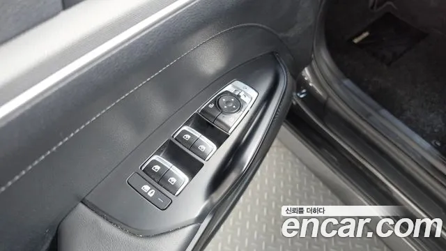 Kia K5 Prestige — photo 1 of 32