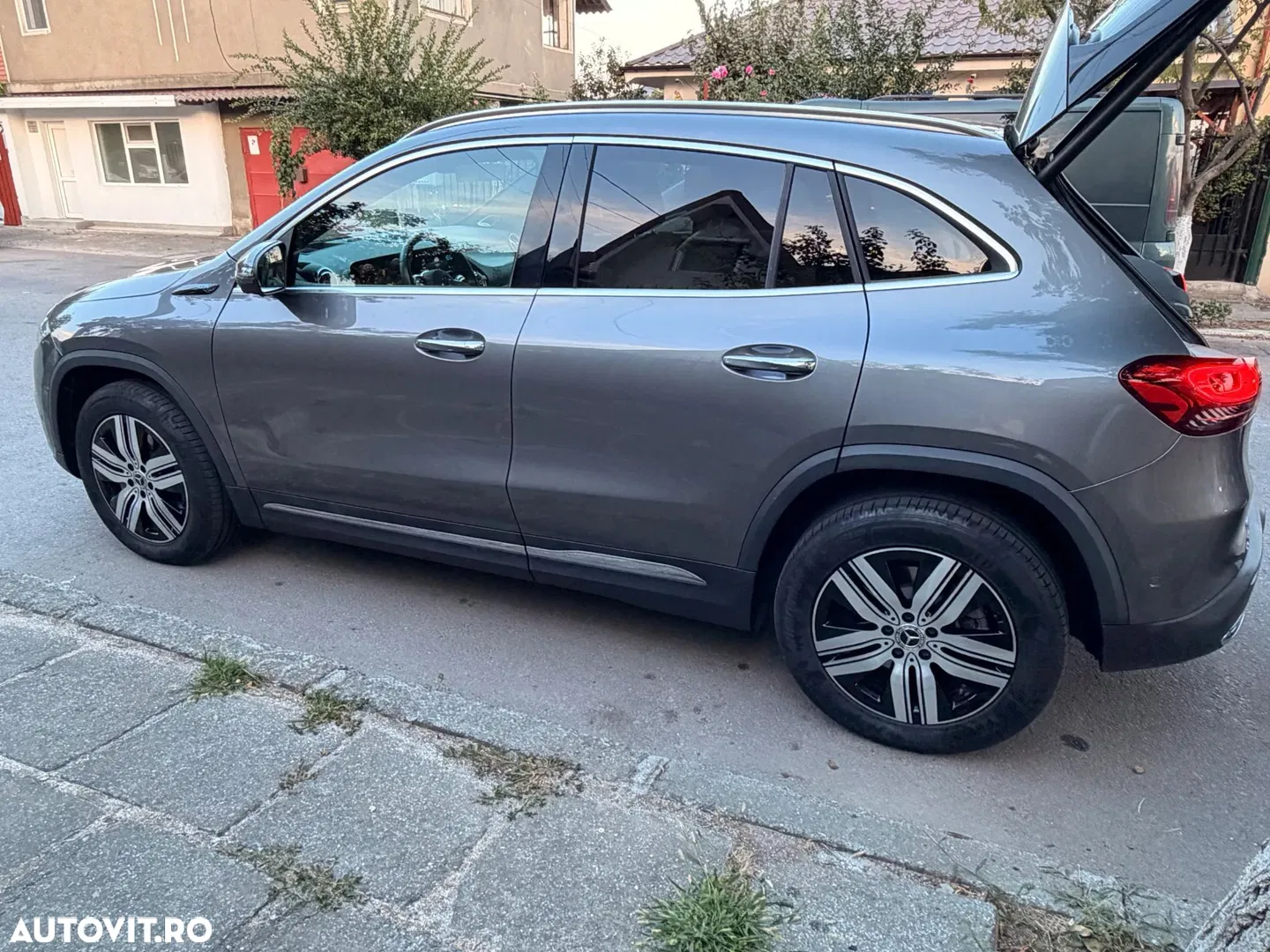 2021 Mercedes-Benz EQA 250, photograph 1