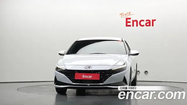 Hyundai AVANTE 1.6 — photo 1 of 31