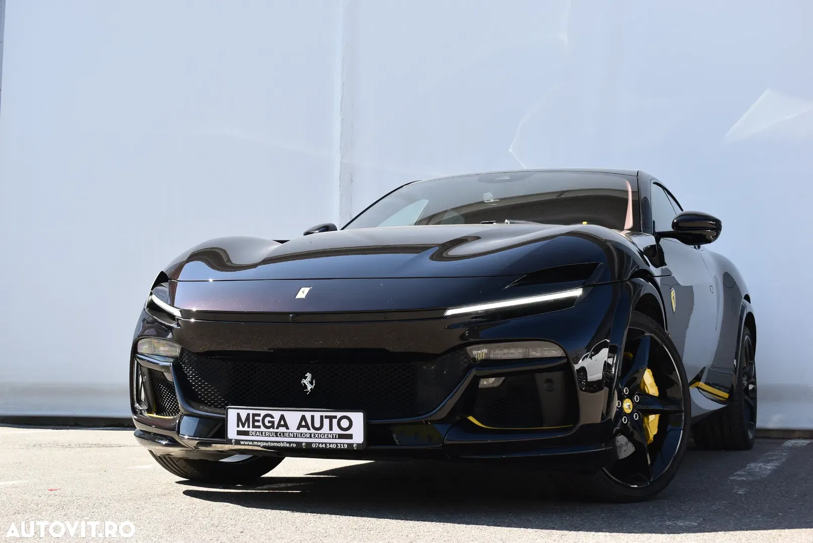 2025 Ferrari Purosangue, photograph 2