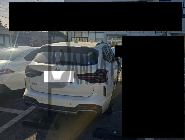 2023 BMW iX3 M Sport, photograph 2