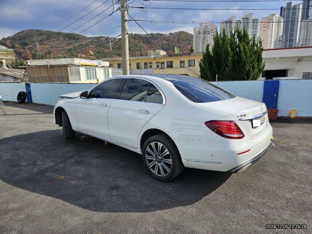 2020 Mercedes-Benz E450 4MATIC, photograph 1
