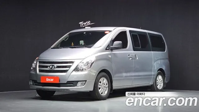 2017 Hyundai Starex 12-Seater Wagon, photograph 6