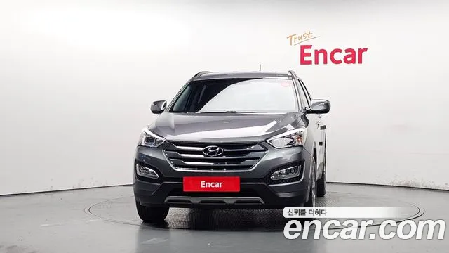 Hyundai Santafe Diesel(e-VGT) 2.0 2WD Premium — photo 1 of 31
