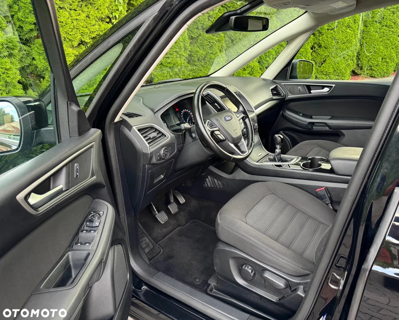 2015 Ford Galaxy 2.0 TDCi Trend, photograph 3