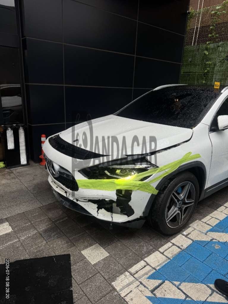 2020 Mercedes-Benz GLA250 4MATIC, photograph 4