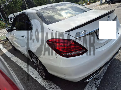 2018 Mercedes-Benz C200, photograph 2