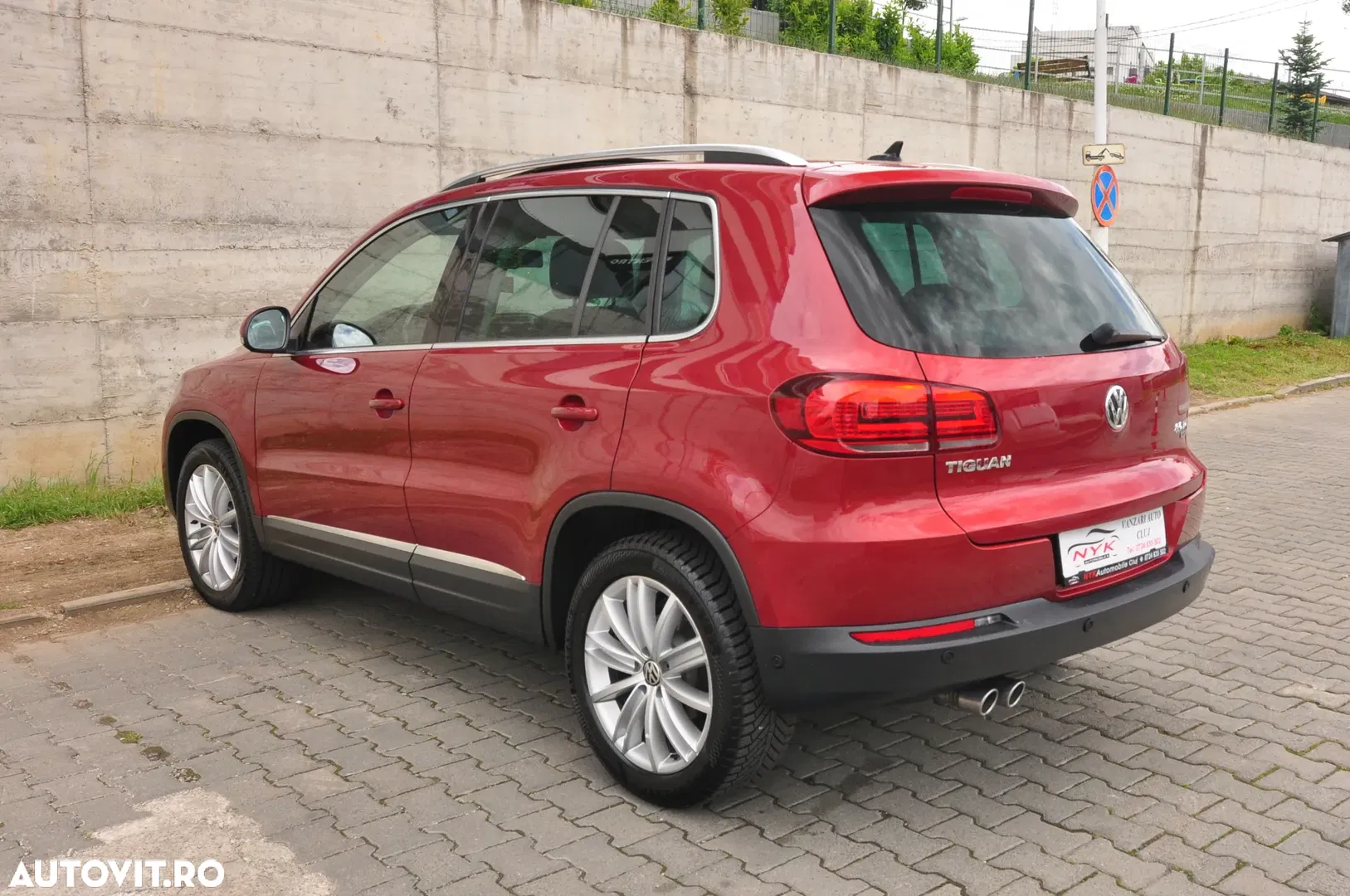 2015 Volkswagen Tiguan 2.0 TDI 4Motion DSG BMT Sport & Style, photograph 3
