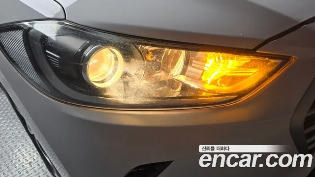 2017 Hyundai AVANTE 1.6 GDI Smart, photograph 4