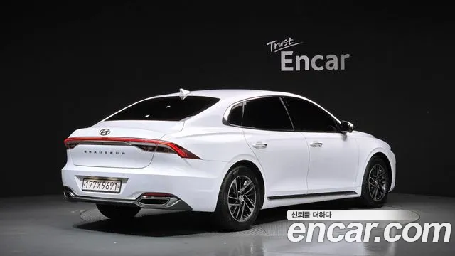Hyundai Grandeur 2.5 — photo 1 of 31