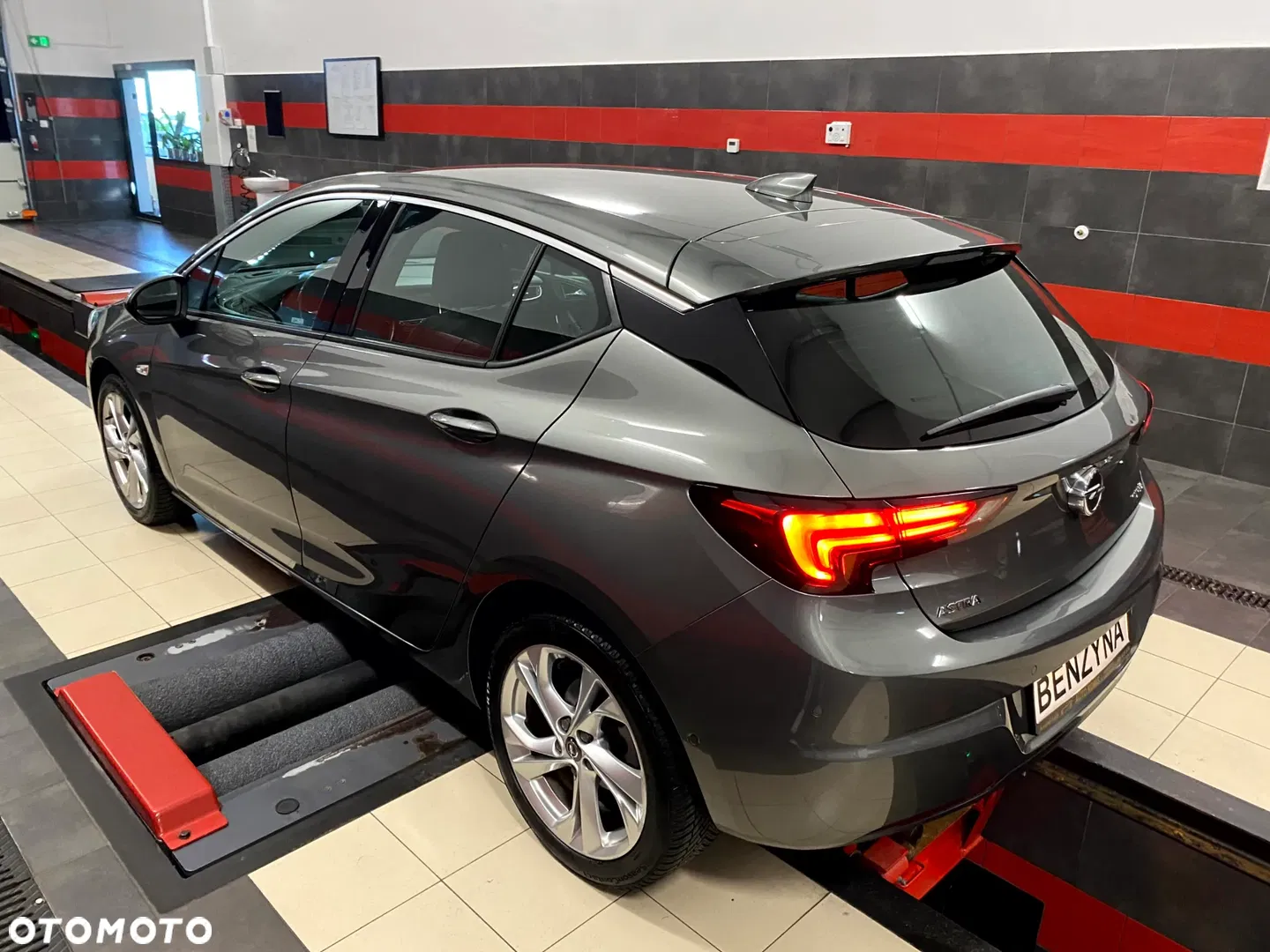 2017 Opel Astra 1.4 T Elite, photograph 10