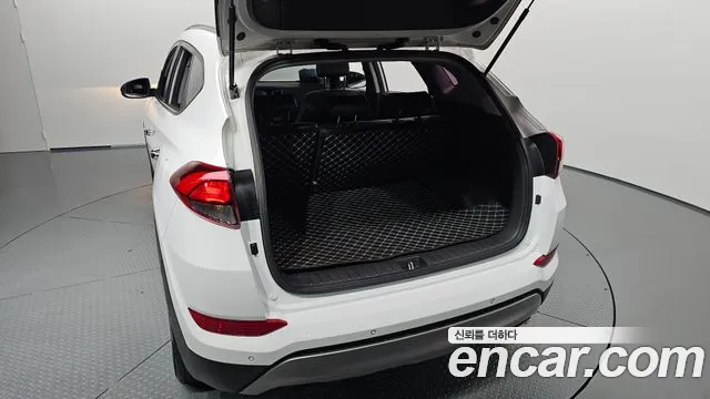 Hyundai Tucson Diesel 1.7 2WD — photo 1 of 32