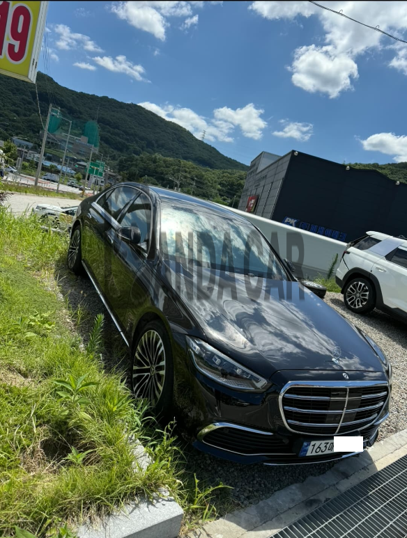 2023 Mercedes-Benz S450 4MATIC, photograph 4