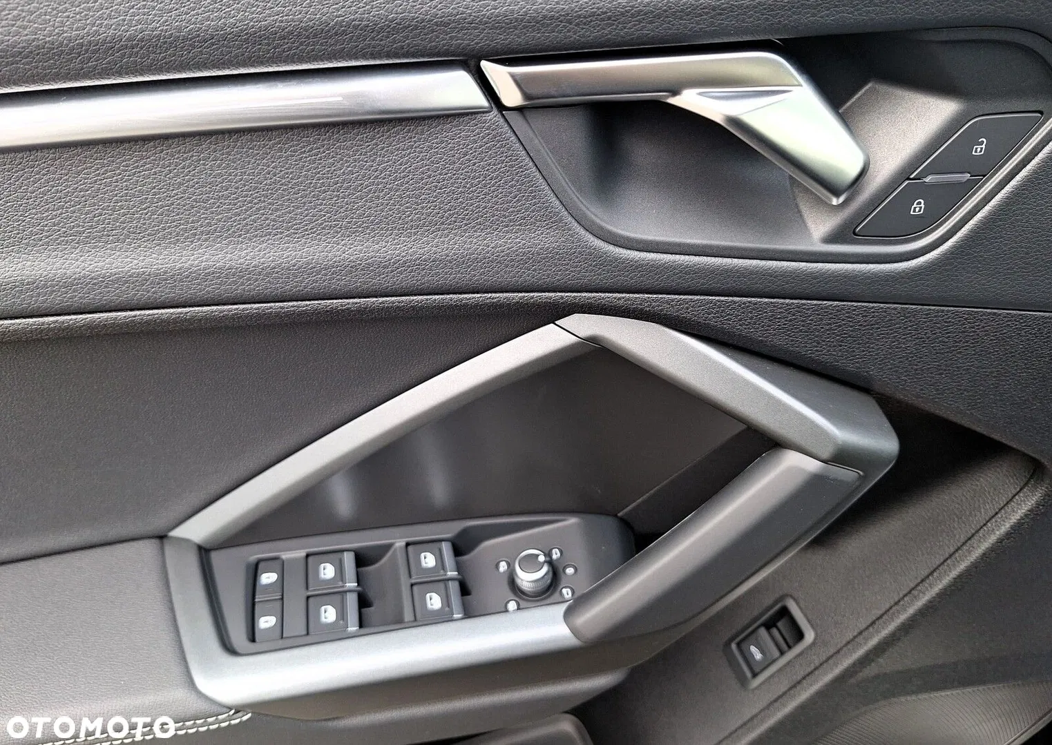 2025 Audi Q3 Sportback 35 TFSI mHEV S-Line S tronic, photograph 9