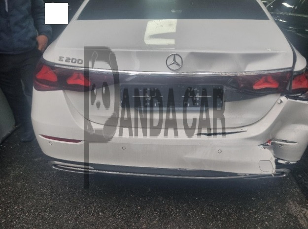 2026 Mercedes-Benz E 200, photograph 2