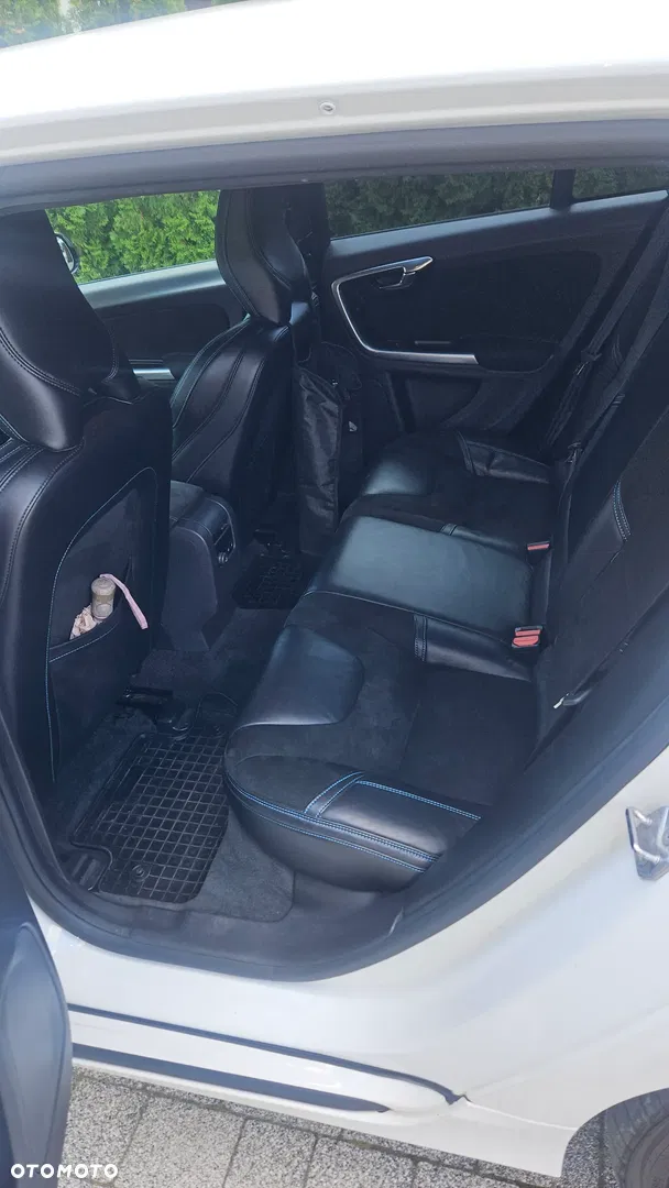 2016 Volvo V60, photograph 11