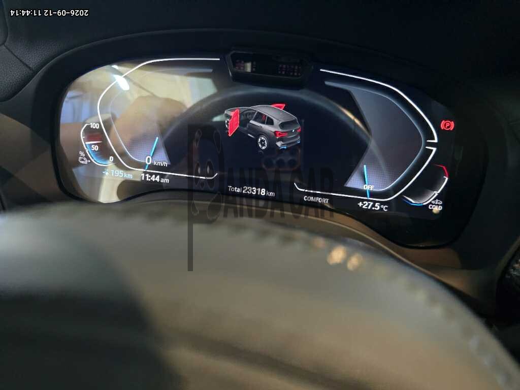 2024 BMW iX3 M Sport, photograph 2