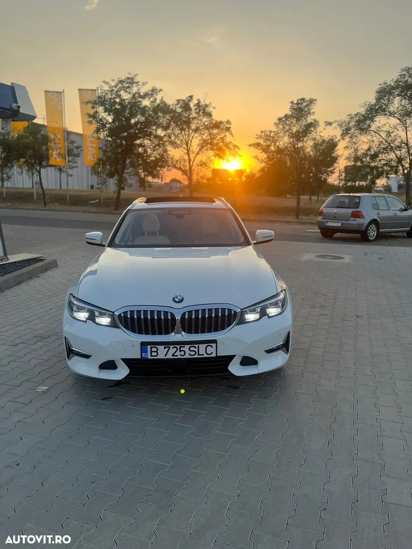 2019 BMW Seria 3, photograph 3