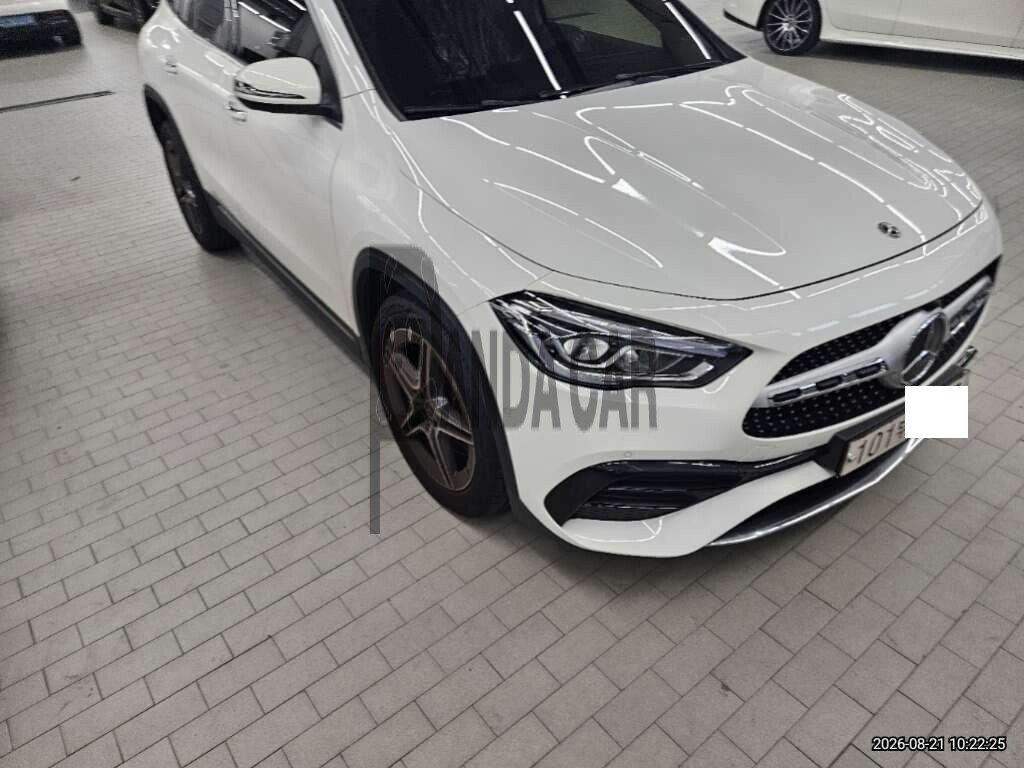 2020 Mercedes-Benz GLA250 4MATIC, photograph 5