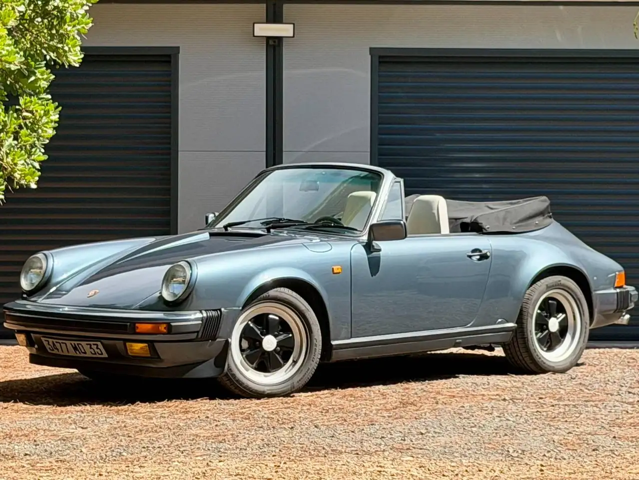 1988 Porsche 911 911 Cabriolet Carrera, photograph 5
