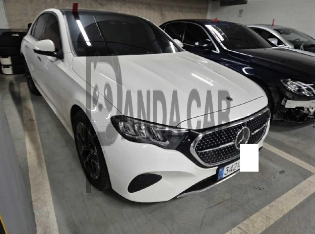 2026 Mercedes-Benz E 200, photograph 3