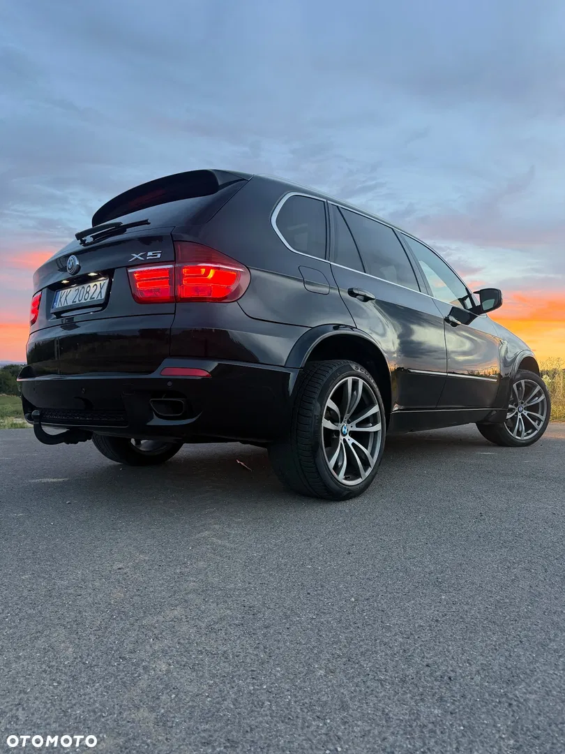 2011 BMW X5, photograph 2
