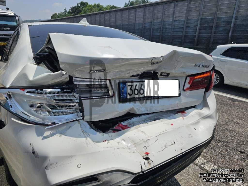 2017 BMW 520d xDrive, photograph 3