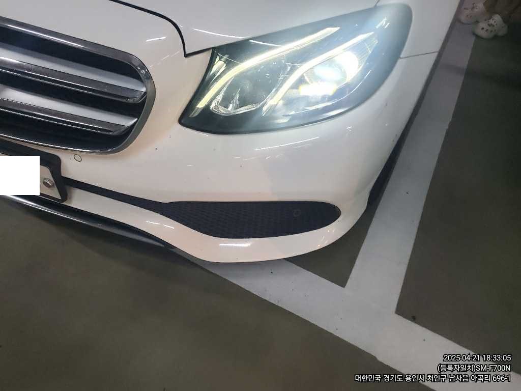 2017 Mercedes-Benz E200, photograph 4