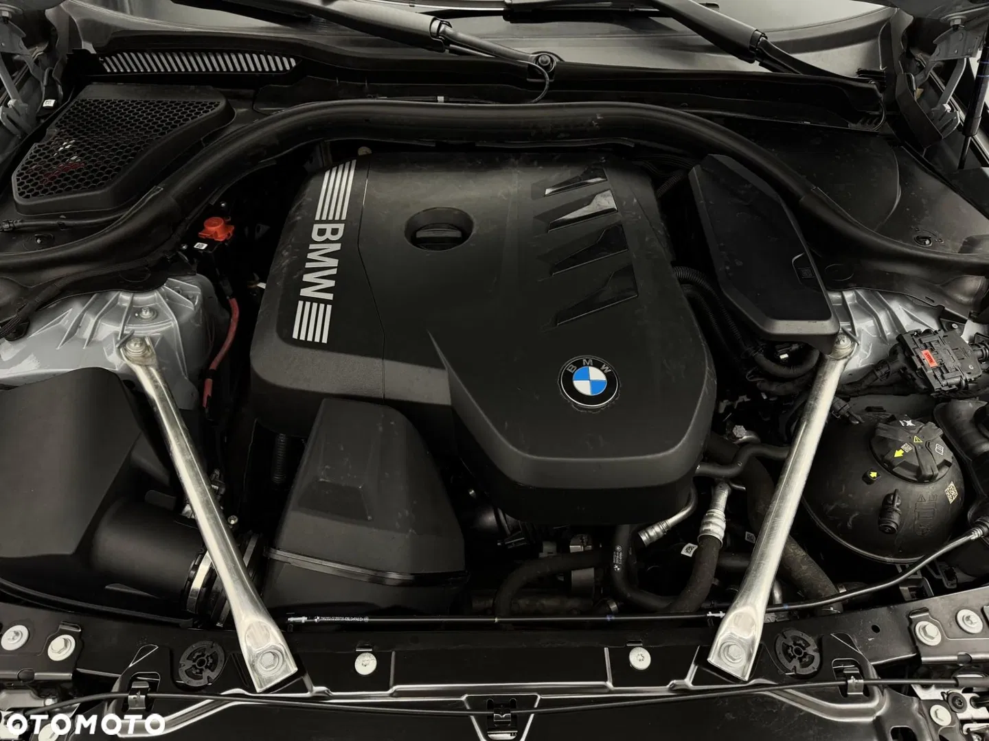 2025 BMW Seria 5, photograph 12